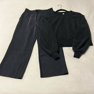 Lululemon SET Softstreme High-Rise Wide-Leg Cropped Pant & Oversized Crewneck